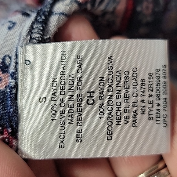 Bila Size S Tie Neckline Boho / Handkerchief Print Bell Sleeve Top, EUC - Picture 13 of 13